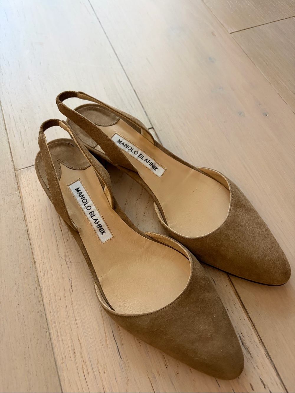Manolo Blahnik Aspro Tan Suede Slingback Pointed Toe Flats Size 38